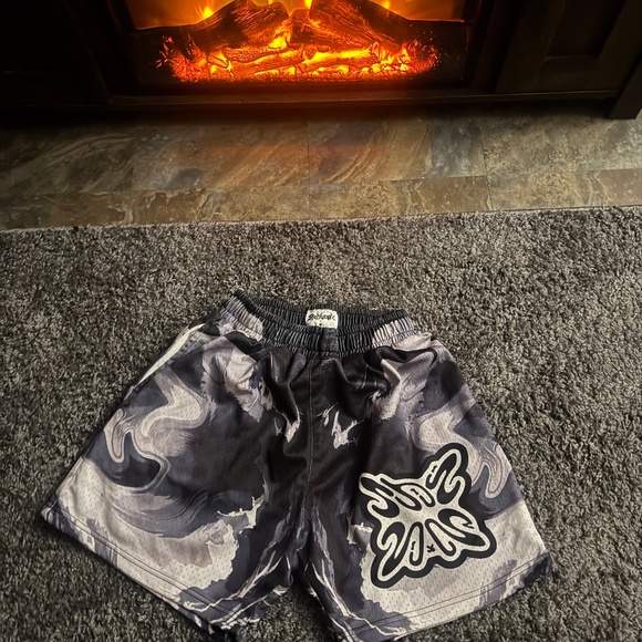 star brandz shorts size medium bought from official store Very good condition